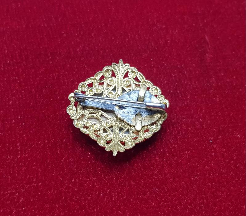 ANTİKA PORSELEN BROŞ