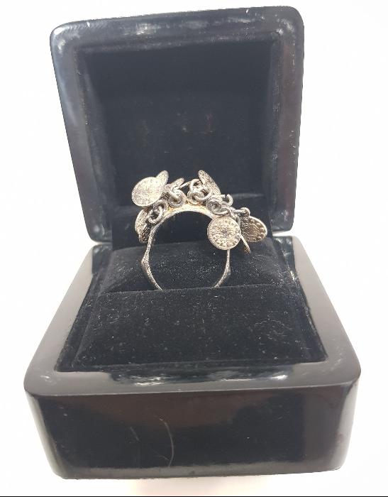 ÜZERİ MİNYATÜR OSMANLI GÜMÜŞ PARALARIYLA SÜSLÜ NADİR FORMDA GÜMÜŞ YÜZÜK