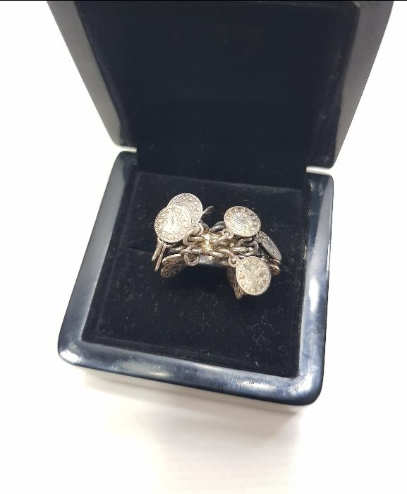 ÜZERİ MİNYATÜR OSMANLI GÜMÜŞ PARALARIYLA SÜSLÜ NADİR FORMDA GÜMÜŞ YÜZÜK