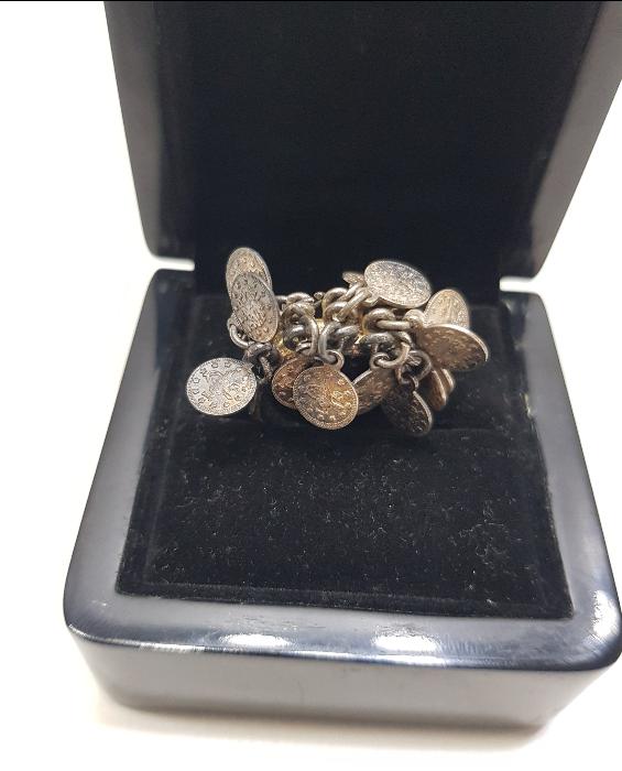 ÜZERİ MİNYATÜR OSMANLI GÜMÜŞ PARALARIYLA SÜSLÜ NADİR FORMDA GÜMÜŞ YÜZÜK