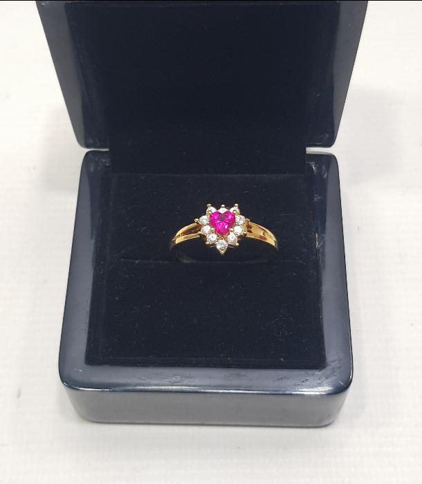 ÜZERİ ZİRKON TAŞLARLA SÜSLÜ ALTIN KAPLAMA YÜZÜK