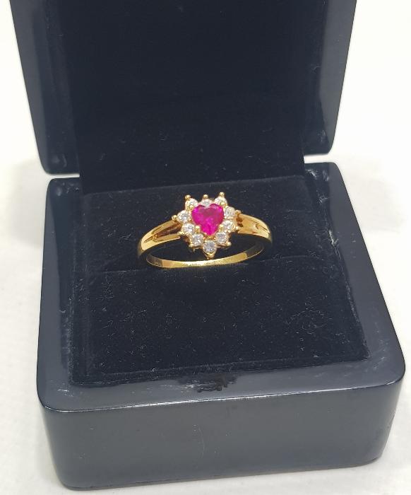 ÜZERİ ZİRKON TAŞLARLA SÜSLÜ ALTIN KAPLAMA YÜZÜK