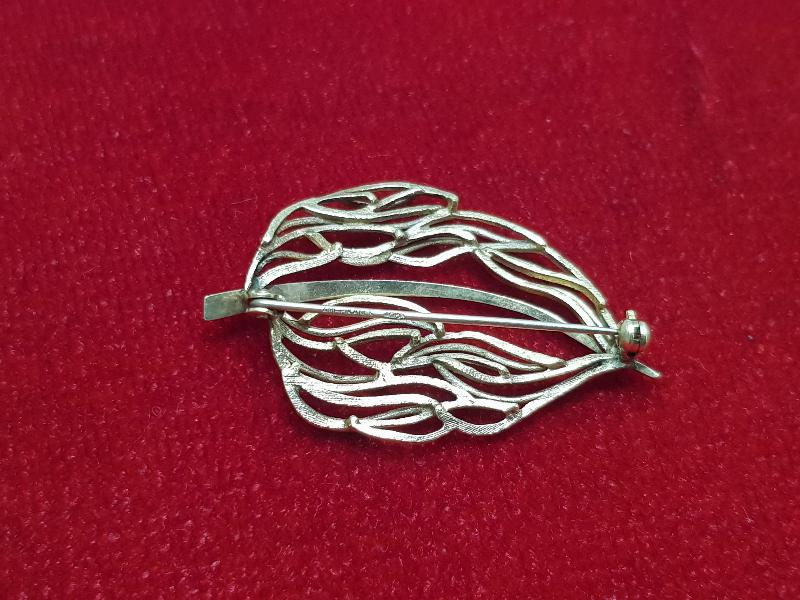 YAPRAK FORMLU ANTİKA BROŞ