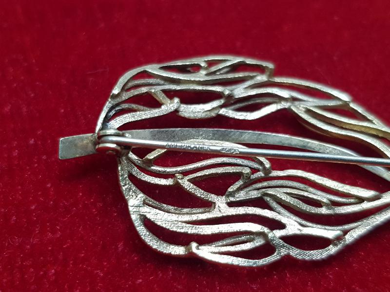 YAPRAK FORMLU ANTİKA BROŞ