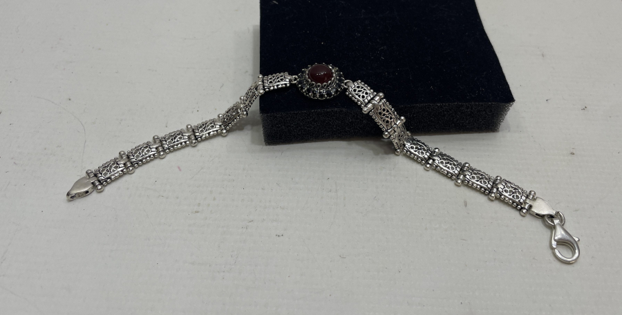 AKİK TAŞLI GÜMÜŞ BİLEKLİK