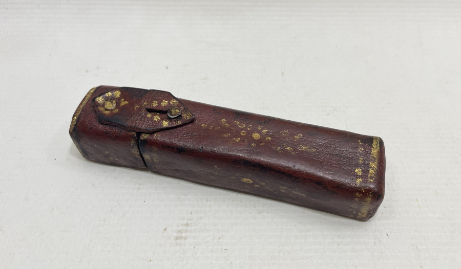 ALTIN VARAKLI DERİ KUTUSUNDA ÇOK NADİR OSMANLI DÖNEMİ BEYKOZ KOKU ŞİŞESİ