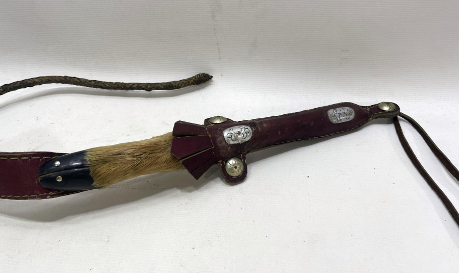 CEYLAN AYAĞINDAN YAPILMIŞ ANTİKA AT KIRBACI