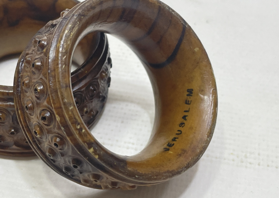 KUKADAN MAMUL JARUSSELAM YAZILI ANTİKA AHŞAP ÇİFT PEÇETELİK