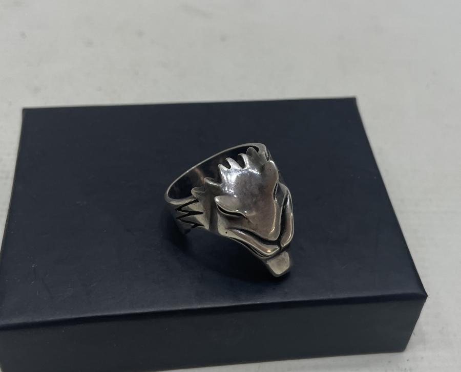 KURT BAŞI FORMUNDA GÜMÜŞ YÜZÜK