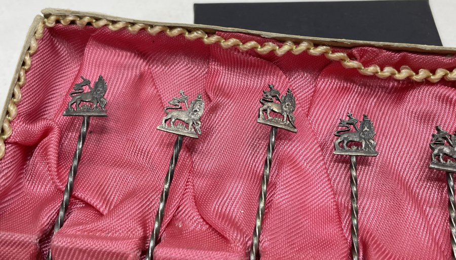 ORJİNAL KUTUSUNDA ANTİKA GÜMÜŞ ÇAY KAŞIĞI TAKIMI