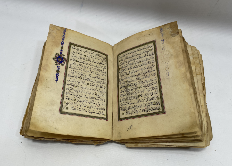 OSMANLI DÖNEMİ EL YAZMA ÇOK NADİR TEZHİPLİ KETEBELİ VE TARİHLİ KUR’AN -I KERİM