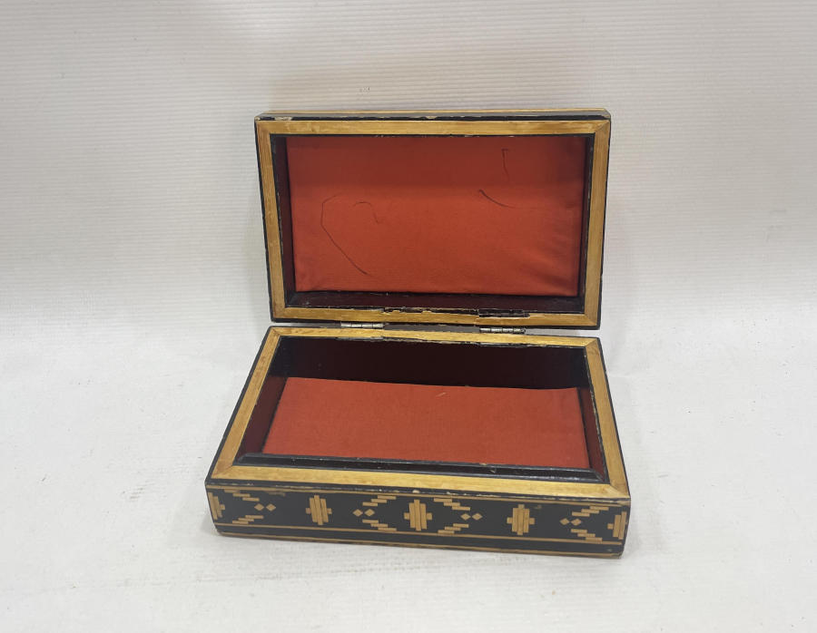 SAMAN ÇÖPÜNDEN YAPILMIŞ EL YAPIMI ANTİKA  AHŞAP KUTU