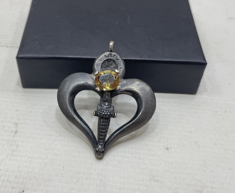 SİTRİN TAŞLI ESKİ MISIR TANRILARI GÖRSELLİ GÜMÜŞ KOLYE UCU