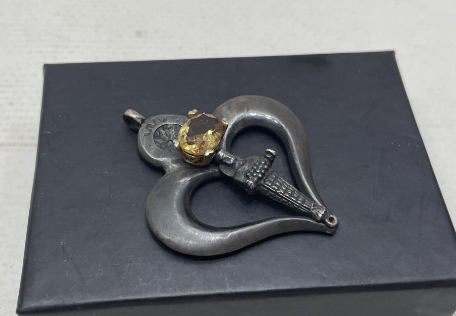 SİTRİN TAŞLI ESKİ MISIR TANRILARI GÖRSELLİ GÜMÜŞ KOLYE UCU