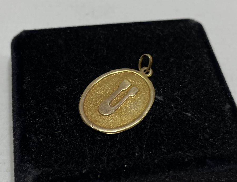 ALTINDAN MAMUL U HARFLİ KOLYE UCU