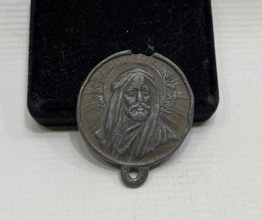 HAZRETİ ALİ GÖRSELLİ VE OSMANLICA YAZILI KOLYE