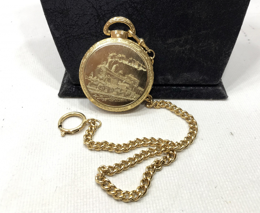 KML MARKA ORİJİNAL KUTUSUNDA VE ÇİL KONDİSYONDA ALTIN KAPLAMA ARKASI TRENLİ ANTİKA CEP SAATİ