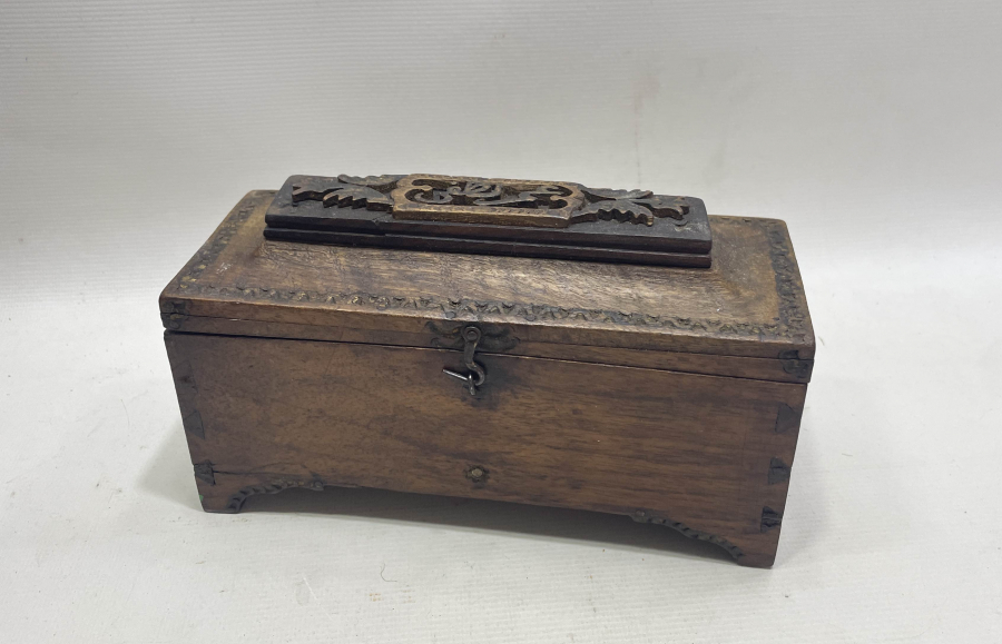 MEŞHUR HATTAT ÖMER LÜTFİ EFENDİYE AİT ÇOK NADİR AHŞAP KUTU