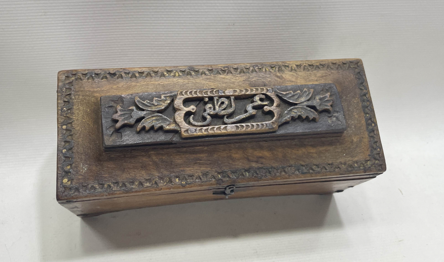 MEŞHUR HATTAT ÖMER LÜTFİ EFENDİYE AİT ÇOK NADİR AHŞAP KUTU