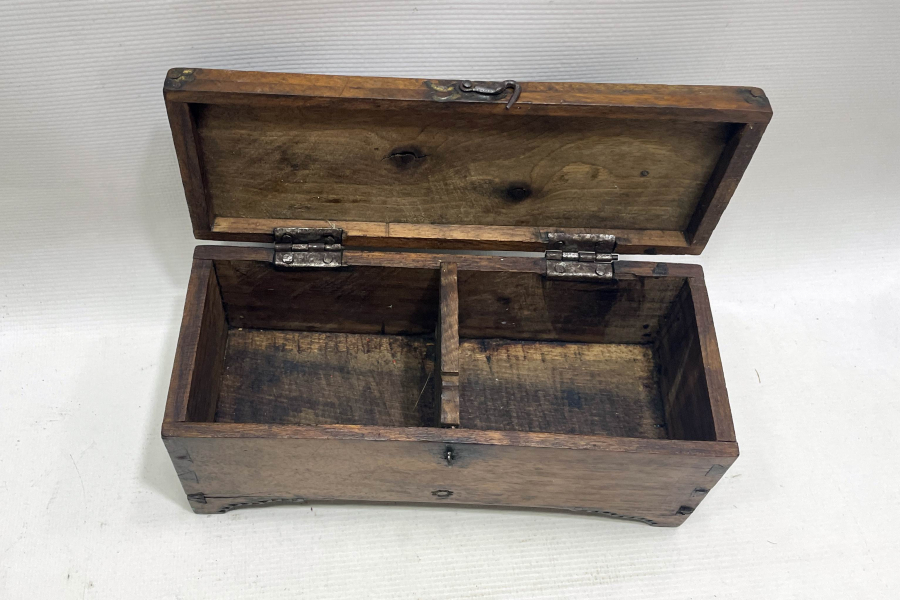 MEŞHUR HATTAT ÖMER LÜTFİ EFENDİYE AİT ÇOK NADİR AHŞAP KUTU