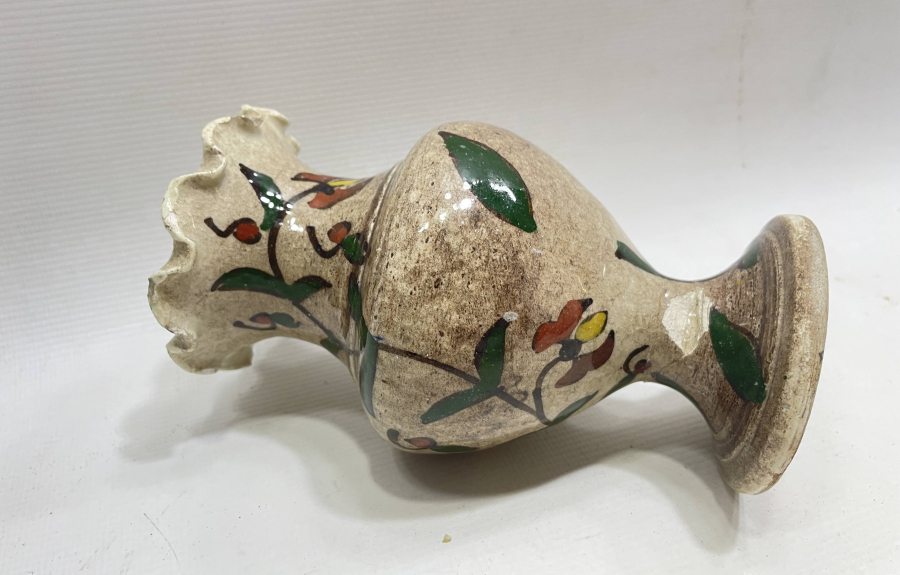 NADİR RENKTE KINIK İŞİ ANTİKA FIRFIRLI VAZO