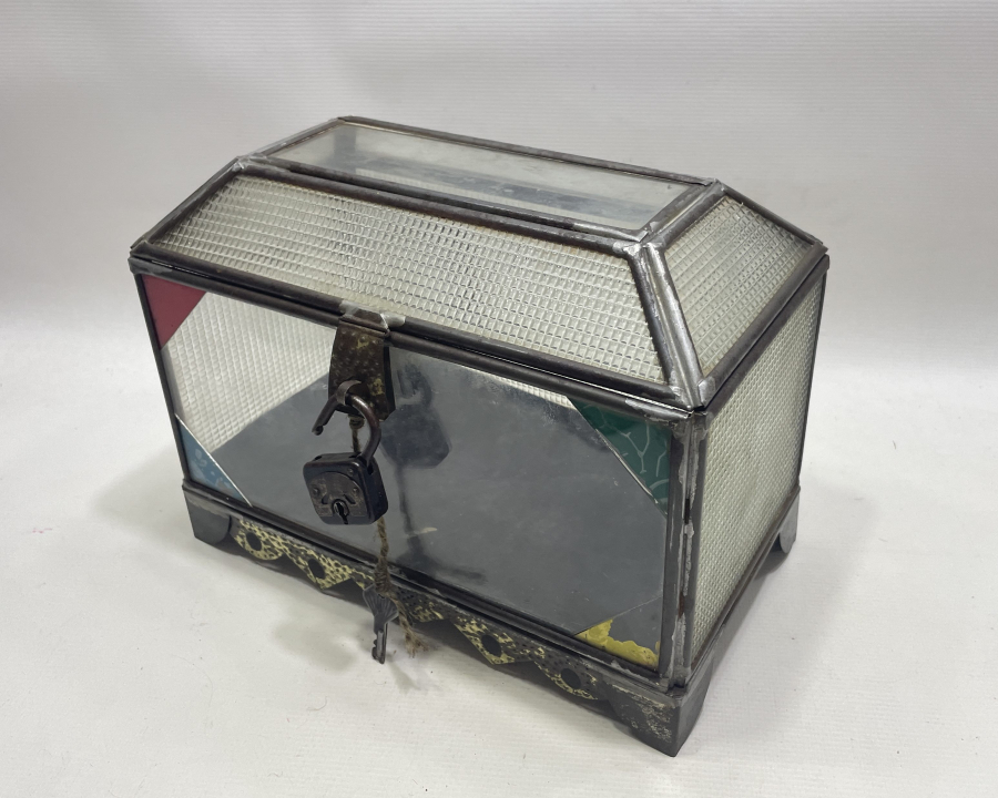 ORJİNAL ANAHTAR VE KİLİDİ İLE NADİR ÇEYİZLİK YAZMA SANDIĞI