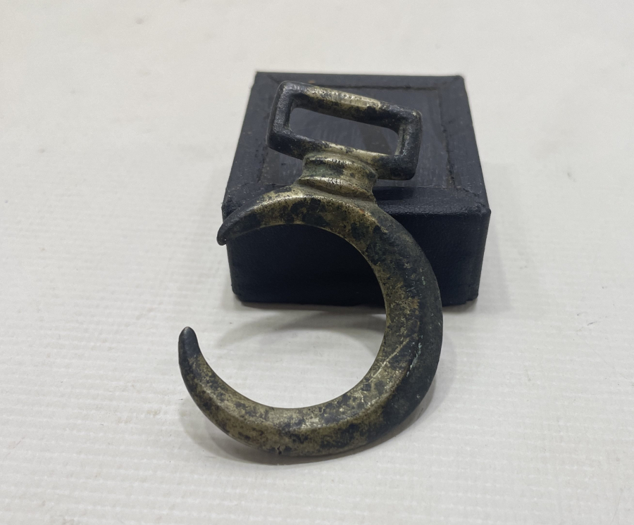 OSMANLI DÖNEMİ HİLAL FORMUNDA SÜVARİ AT GEMİ PARÇASI