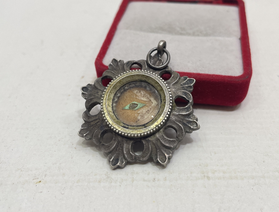 OSMANLI DÖNEMİ LE ROY SAATLER İÇİN YAPILMIŞ GÜMÜŞ KÖSTEK PEDANTI