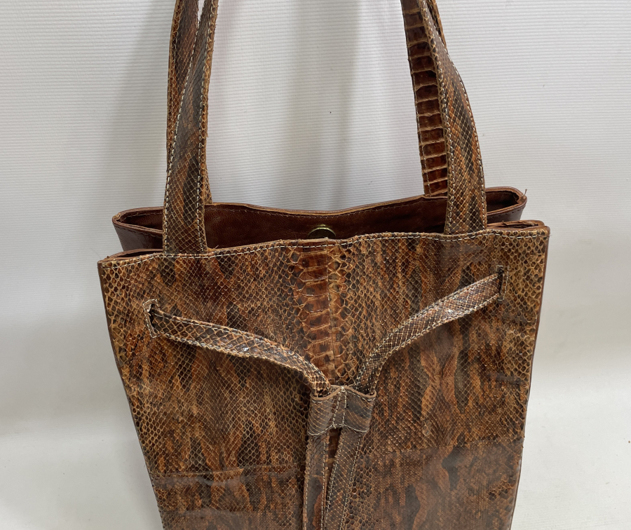 ÖZEL YAPIM YILAN DERİSİ ÇANTA