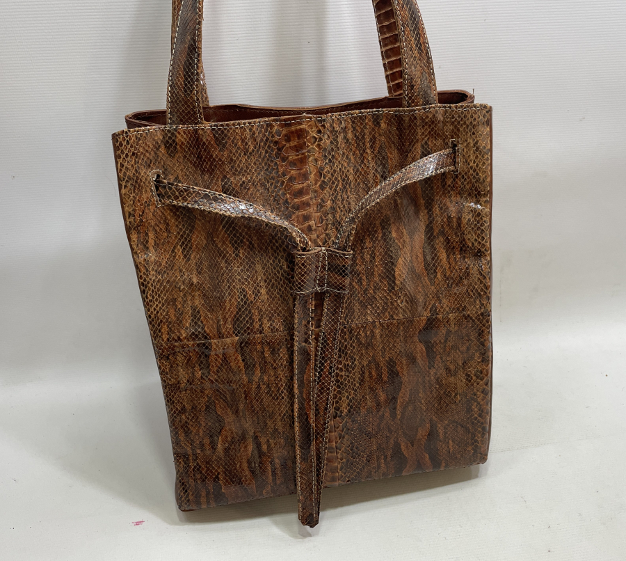 ÖZEL YAPIM YILAN DERİSİ ÇANTA