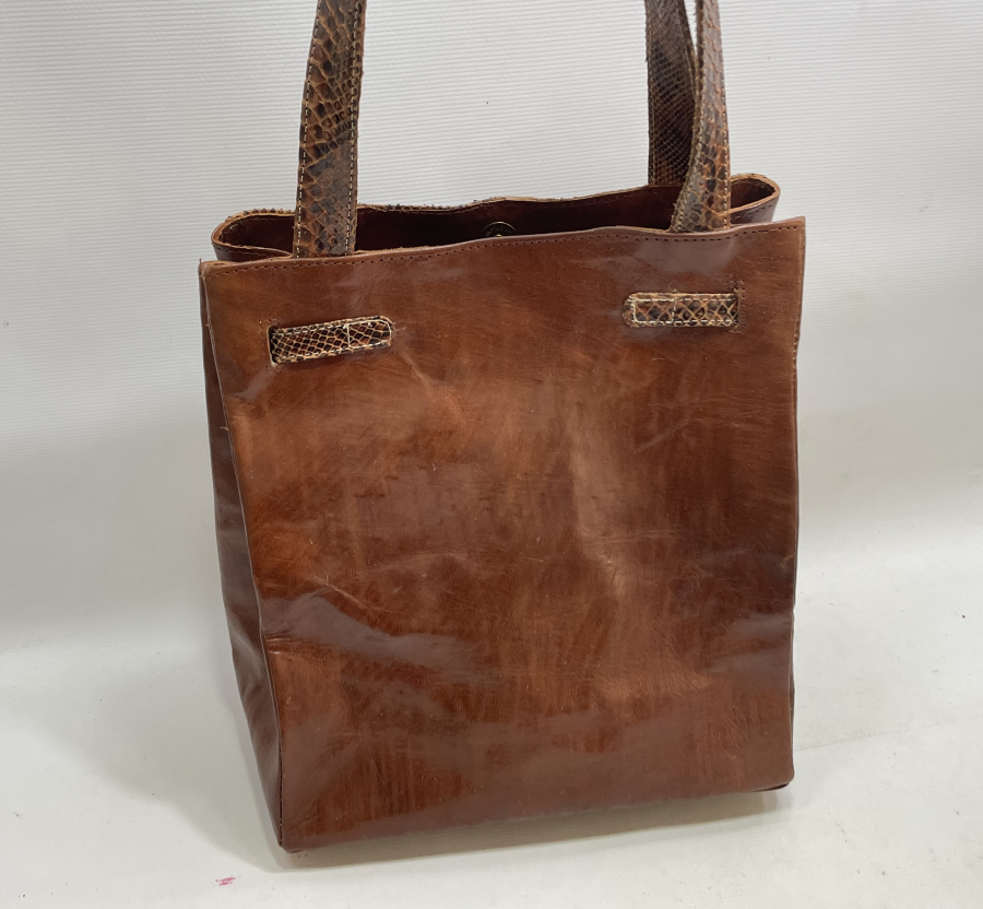 ÖZEL YAPIM YILAN DERİSİ ÇANTA