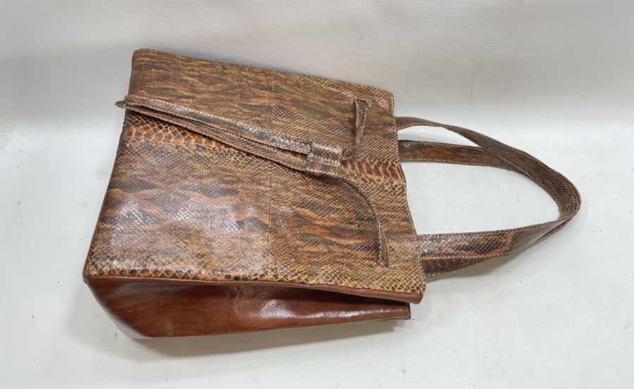 ÖZEL YAPIM YILAN DERİSİ ÇANTA