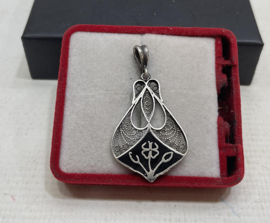 SAVAT VE TELKARİ İŞÇİLİKLİ GÜMÜŞ KOLYE UCU