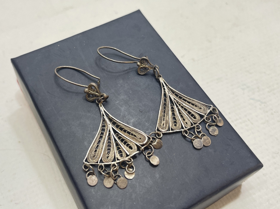 TELKARİ İŞÇİLİKLİ TAMAMI EL YAPIMI MİDYAT İŞİ GÜMÜŞ KÜPE