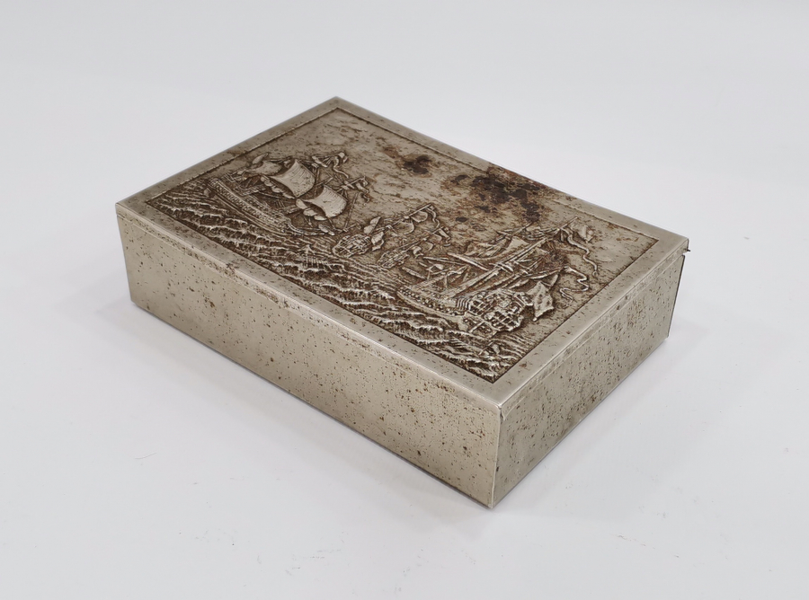 ÜZERİ KABARTMA İŞÇİLİKLİ ANTİKA PUL KUTUSU