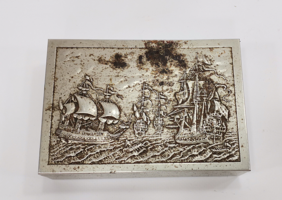 ÜZERİ KABARTMA İŞÇİLİKLİ ANTİKA PUL KUTUSU