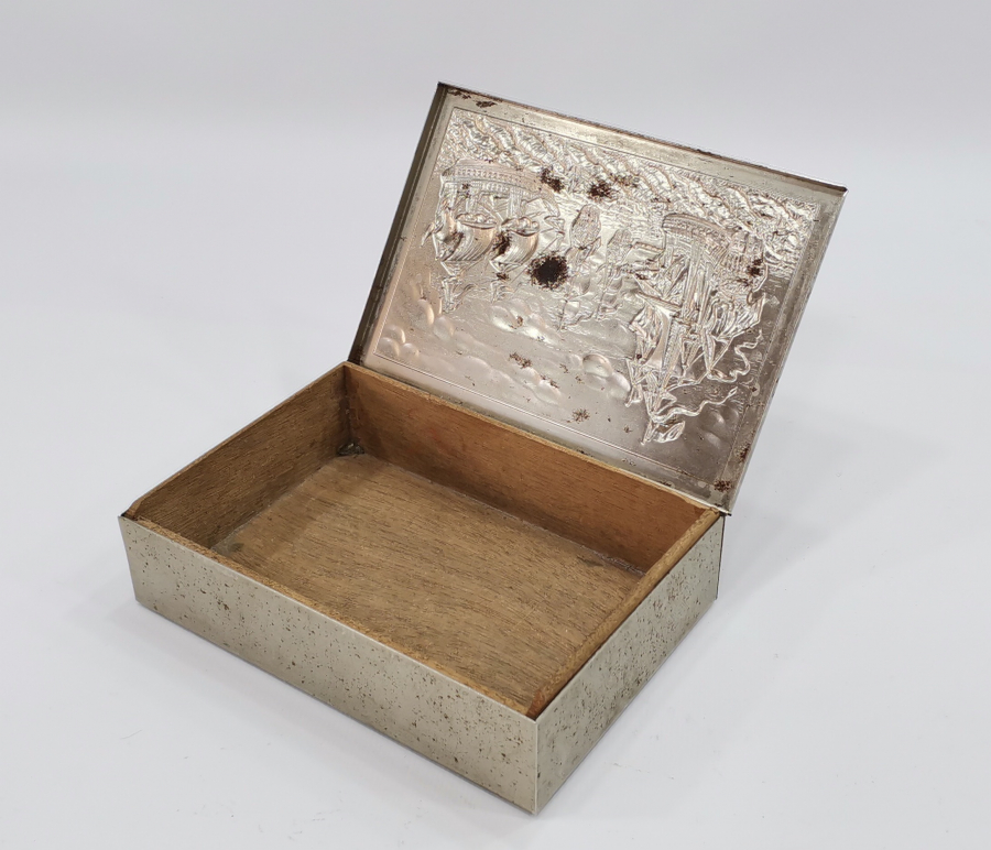 ÜZERİ KABARTMA İŞÇİLİKLİ ANTİKA PUL KUTUSU