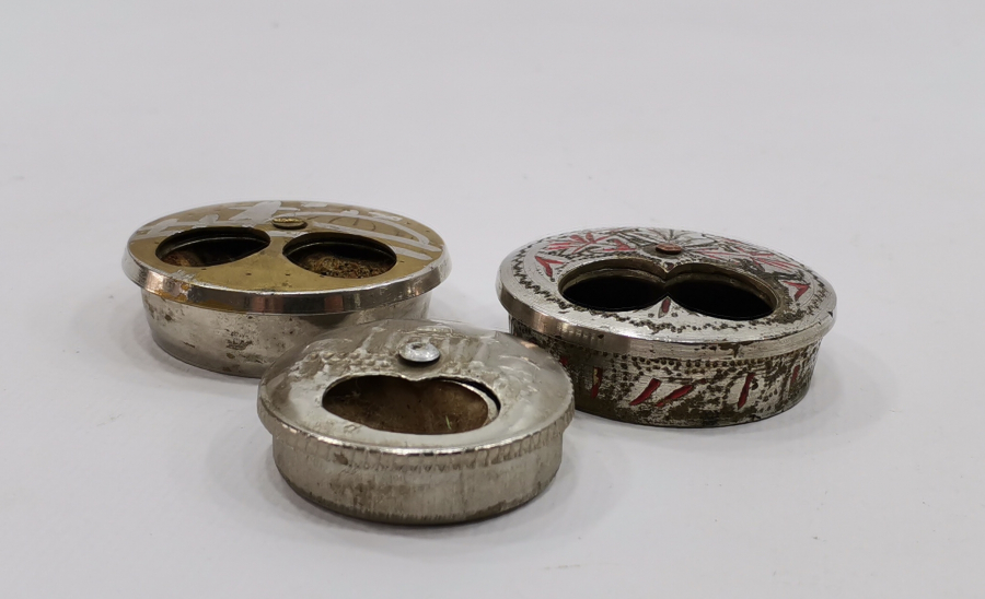 ÜZERİ KALEM İŞÇİLİKLİ 3 ADET ANTİKA KOKULUK