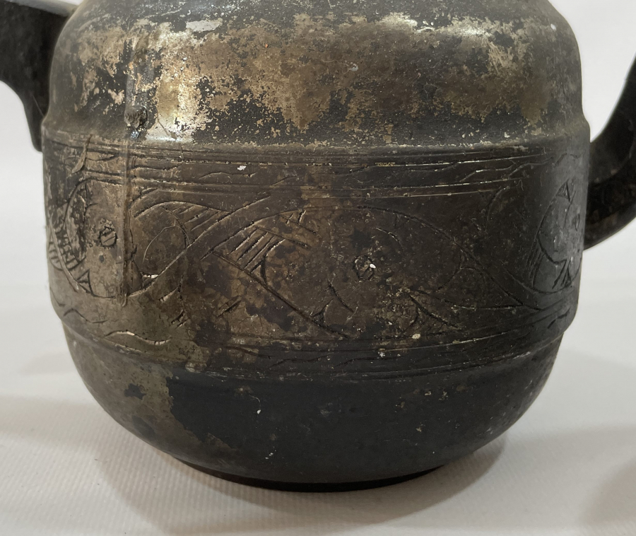 ÜZERİ KALEM İŞÇİLİKLİ ANTİKA 3 ADET ÇAYDANLIK