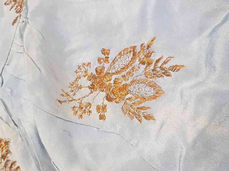 OSMANLI DÖNEMİ ALTIN SIRMA İŞLEMELİ NİŞANLIK ELBİSE