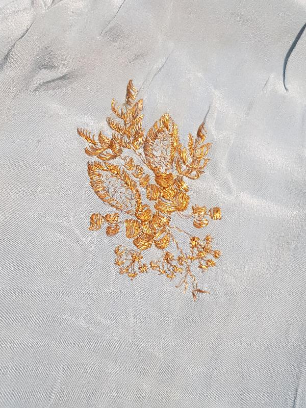 OSMANLI DÖNEMİ ALTIN SIRMA İŞLEMELİ NİŞANLIK ELBİSE