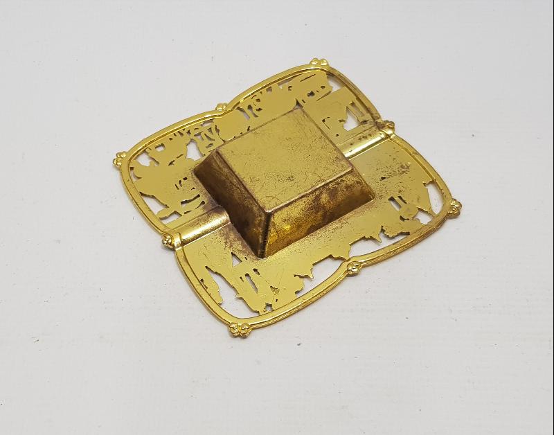 UZAK DOĞU KÜL TABLASI