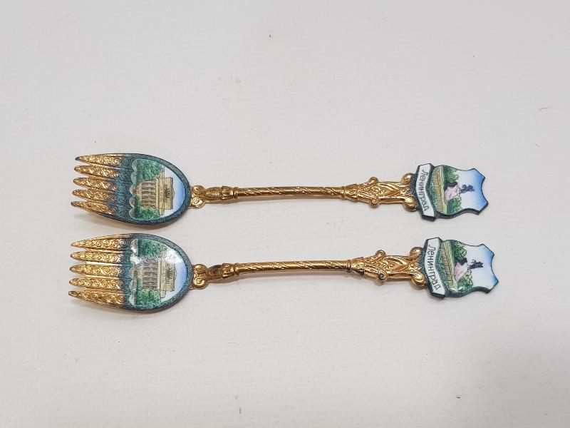 ANTİKA RUS YAPIMI LENİNGRAD TEMALI BİR ÇİFT MİNELİ ÇATAL 