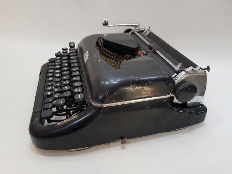 ANTİKA ERİKA MARKA DAKTİLO