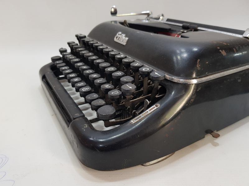 ANTİKA ERİKA MARKA DAKTİLO