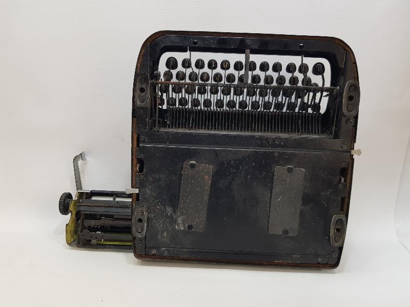 ANTİKA ERİKA MARKA DAKTİLO