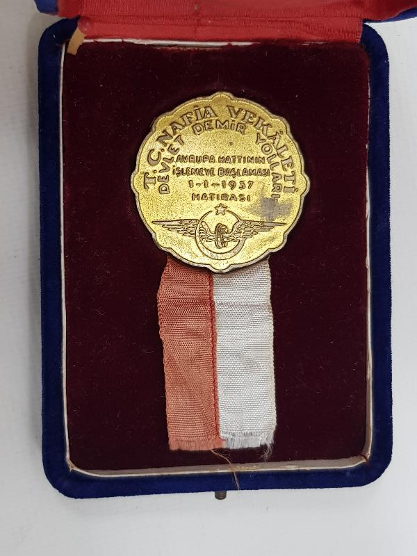 1937 DEVLET DEMİR YOLLARI AVRUPA HATTININ İŞLEMEYE BAŞLAMASI HATIRASINA BASILMIŞ ÇOK NADİR MADALYON