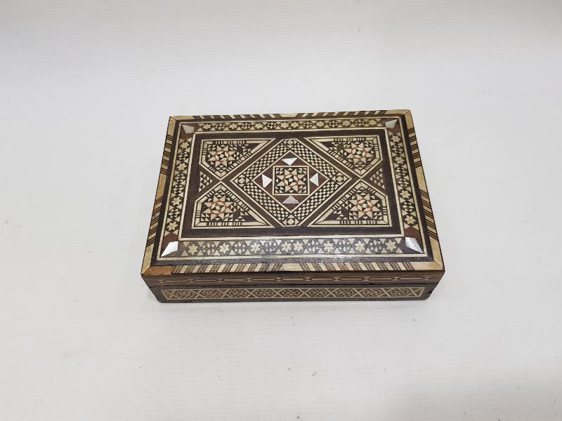 ANTİKA MARKÜTERİ İŞÇİLİKLİ KUTU