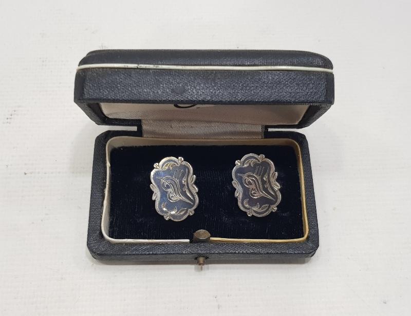 ANTİKA SAVAT İŞÇİLİKLİ OSMANLI TUĞRALI BİR ÇİFT KOL DÜĞMESİ