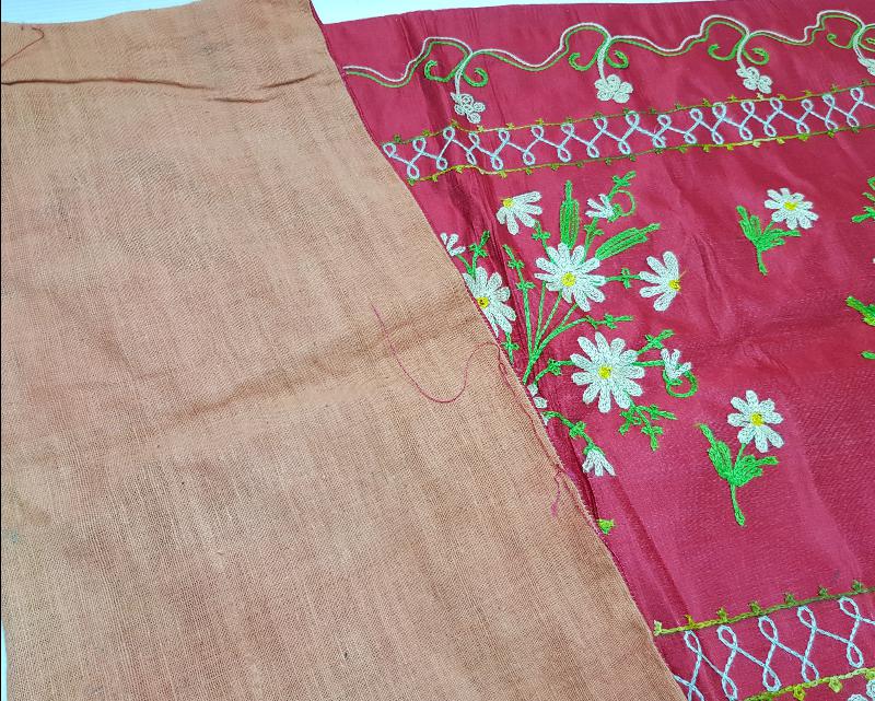 OSMANLI DÖNEMİ SUZENİ İŞLEMELİ İPEK ÖRTÜ